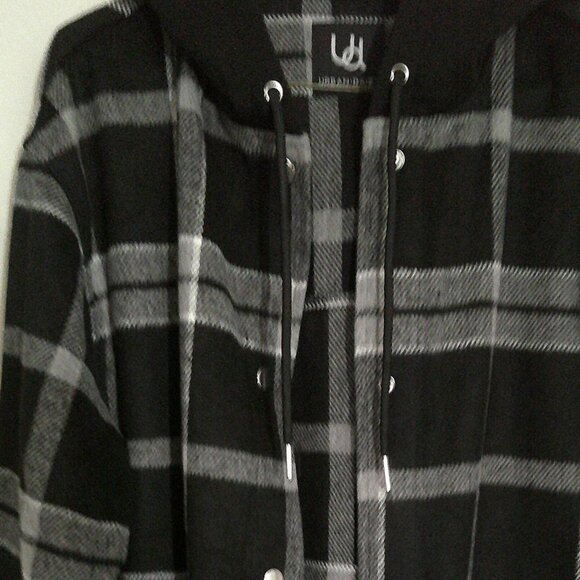 From Trend:Notes-Urban Daizy Black Buffalo Plaid Hooded Oversized Jacket Small - Picture 2 of 10